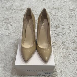 Ivanka Trump Beige Patent Heels
Size 9.5
Brand New in box